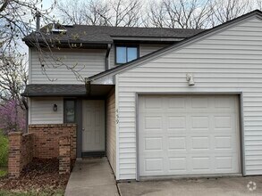 Building Photo - 459 Foxfire Dr
