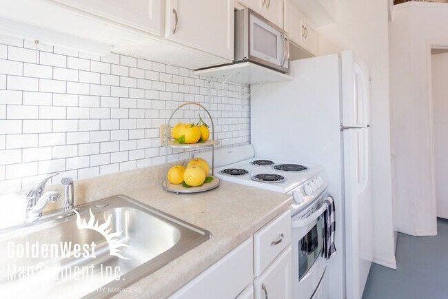 Building Photo - Perfect little Guest House Including All U...