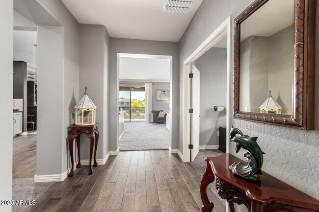 Building Photo - 2425 W Bronco Butte Trl