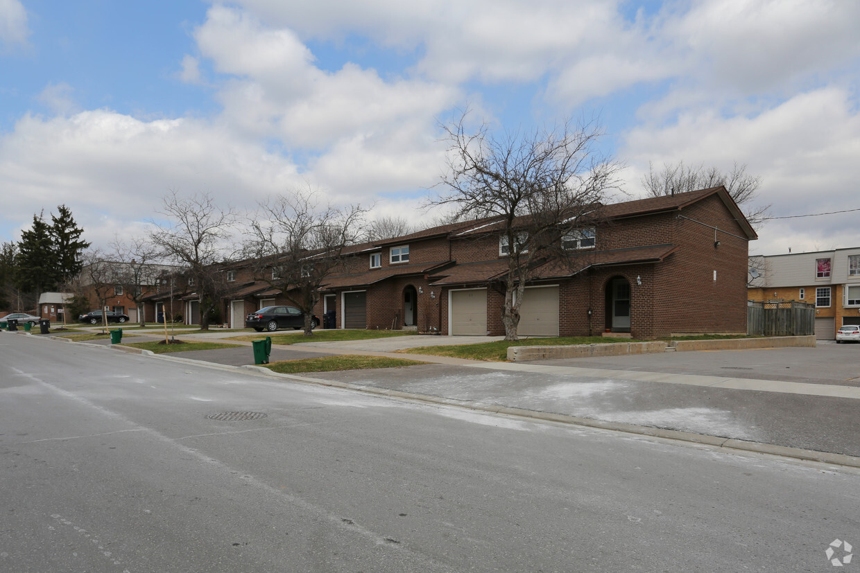 Building Photo - Huningtonwood Residents