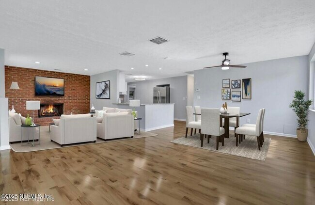 Building Photo - 1527 Monument Oaks Dr
