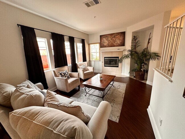 Foto del edificio - 3 Bedroom Townhome in Murrieta