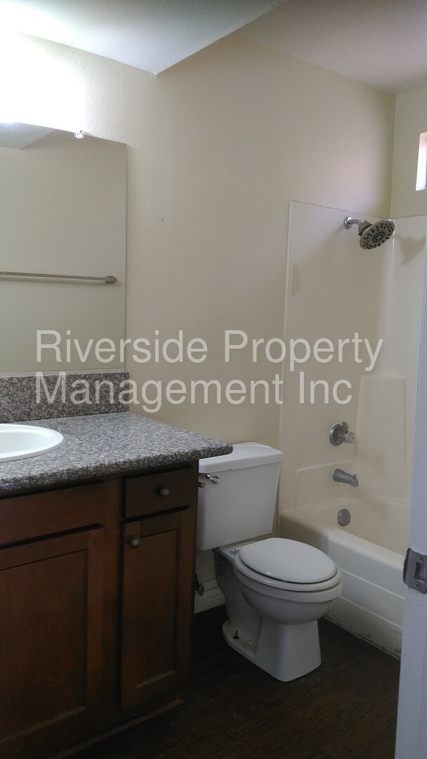 Foto del edificio - 1440 W Edgehill Rd