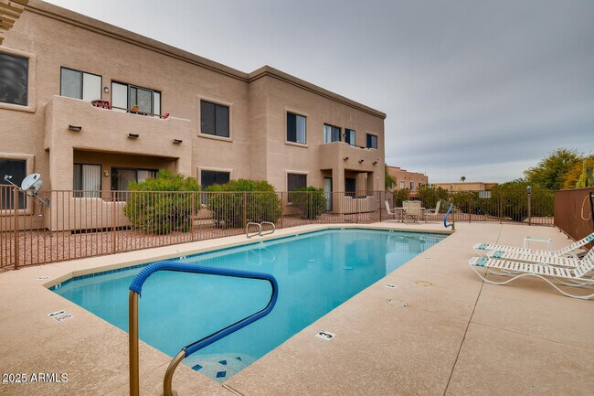 Foto del edificio - 13636 N Saguaro Blvd