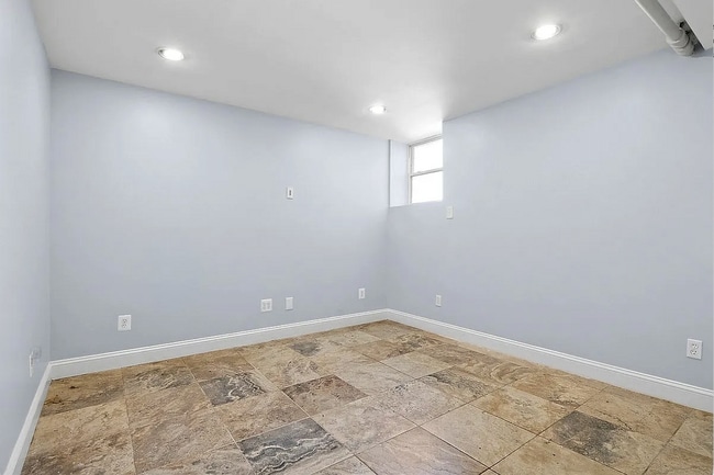 Building Photo - 1761 E 16th St