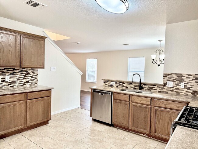 Foto del edificio - 3814 Silver Bridge Ln