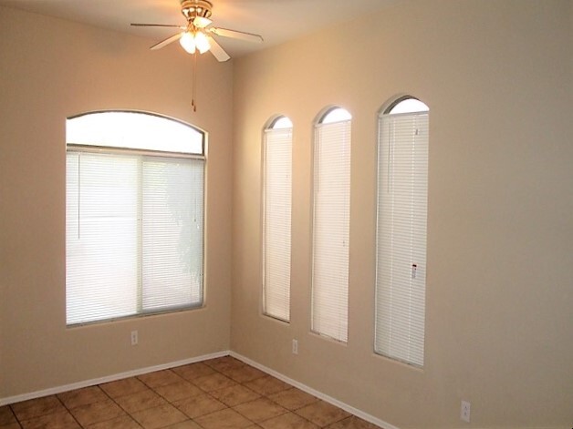 Foto del edificio - 5202 W Sunland Ave