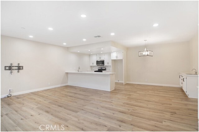 Foto del edificio - 17200 Newhope St