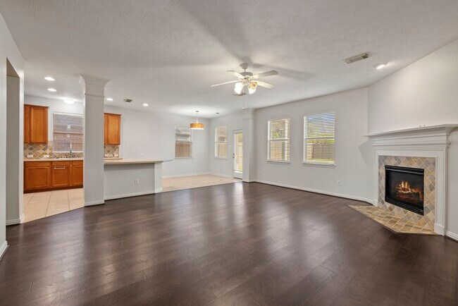 Foto del edificio - 28018 Wind Hawk Dr