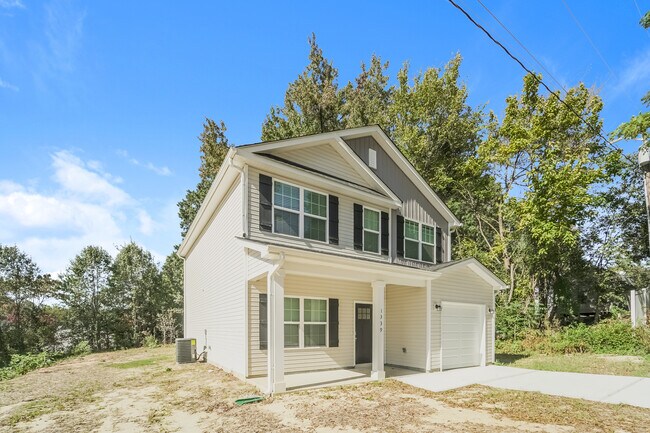 Building Photo - 1339 Lauren Village Dr, Charlotte, NC