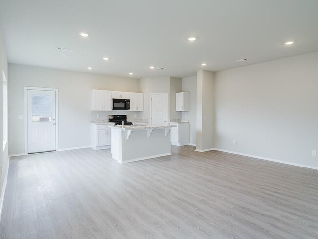 Building Photo - 3404 Endearment