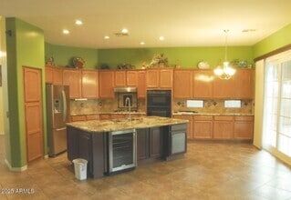 Building Photo - 2520 S Dragoon Dr