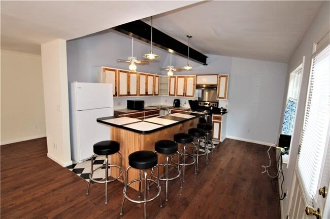 Foto del edificio - 979 Chestnut Oak Ct