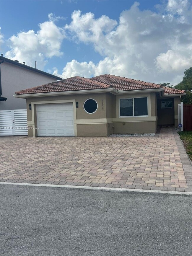 Building Photo - 8500 NW 196th Terrace