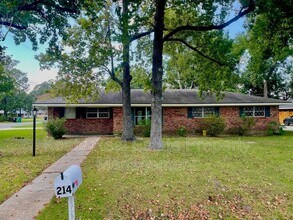 Building Photo - 214 Dover Dr
