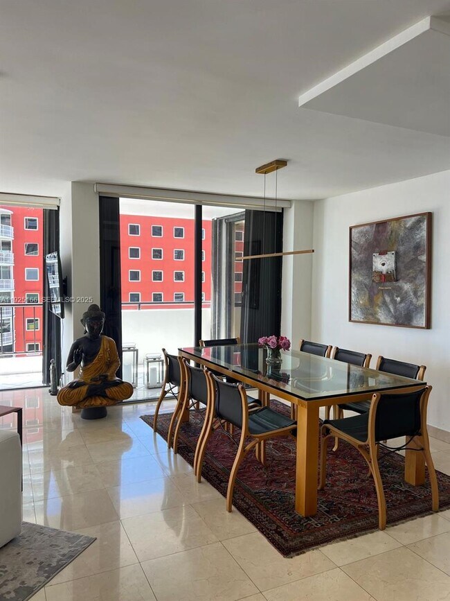 Foto del edificio - 1581 Brickell Ave