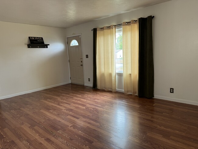 Foto del edificio - 2510 Poplar St