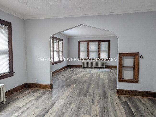 Foto del edificio - 1331 Evelyn St