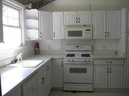 Kitchen - 932 N Main St