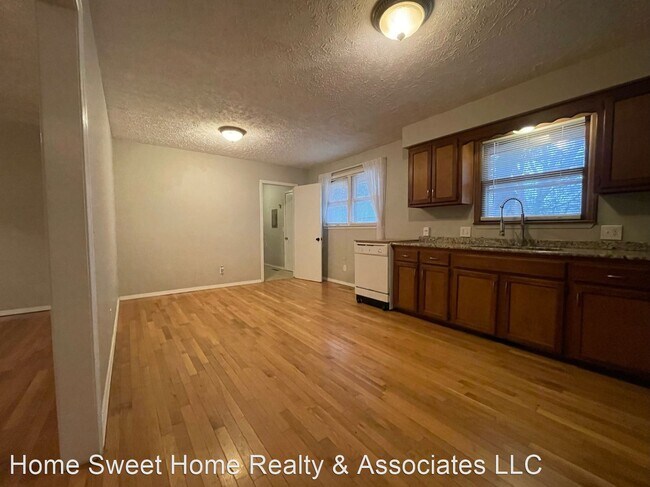 Building Photo - 3 br, 1 bath House - 144 S Pinewood Ave