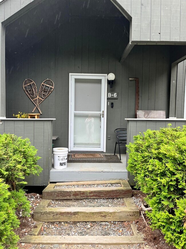 Building Photo - 49 Tenney Brook Rd