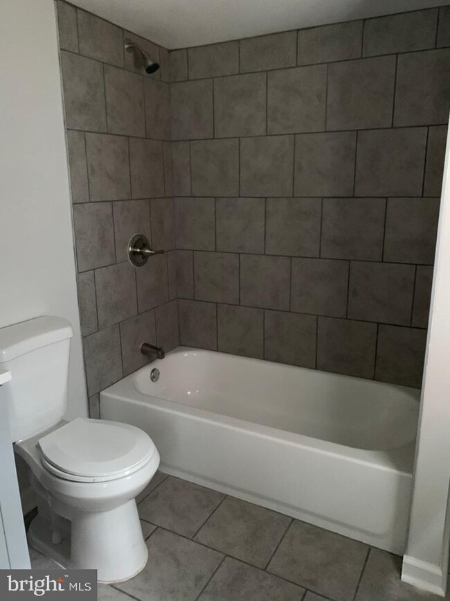 Building Photo - 4123 Orchard St