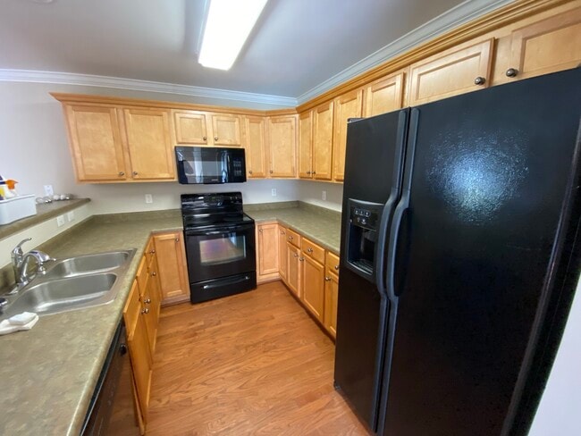 Building Photo - 105 Rossburg Dr