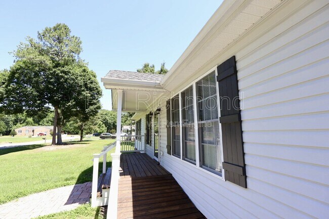Foto del edificio - 9713 Pampas Dr