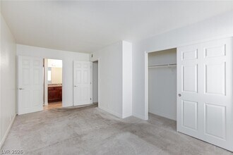 Building Photo - 5240 Indian River Dr