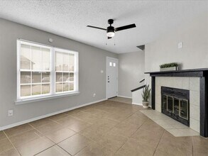 Building Photo - 1005 Vedral Pl