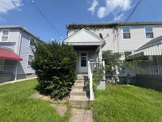 Building Photo - 920 Vankirk St