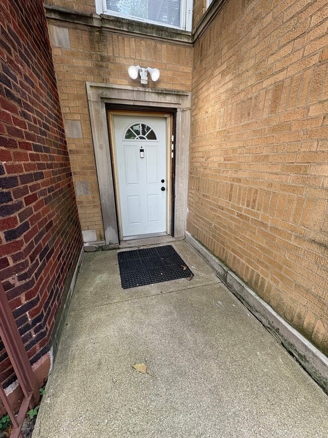 Building Photo - 4147 W Arthington St