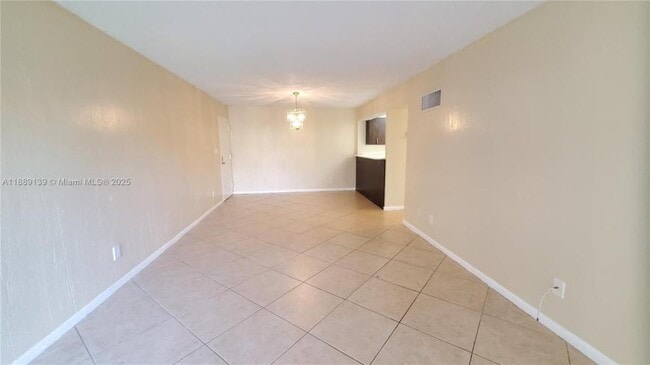 Building Photo - 2 bedroom in Hollywood FL 33023