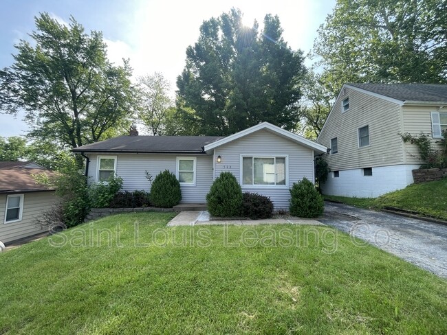 Building Photo - 528 Ames Pl
