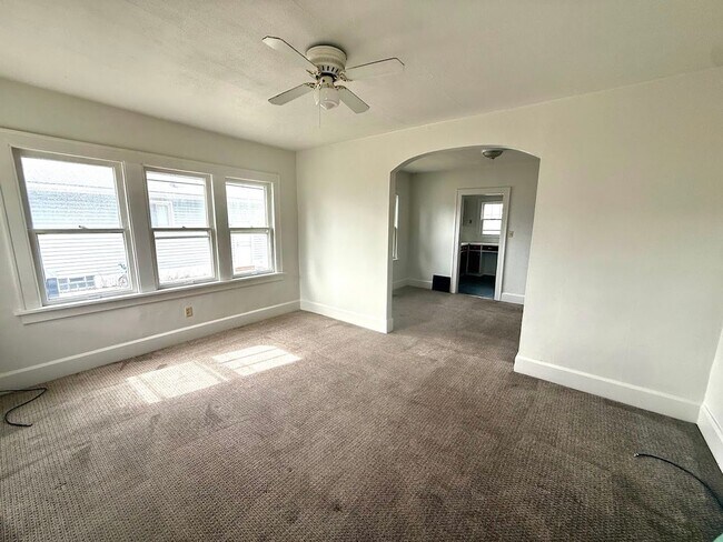 Foto del edificio - Two bedroom one bathroom home for rent