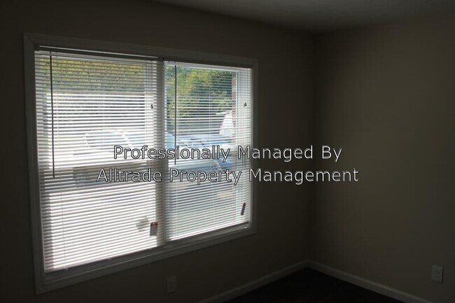 Foto del edificio - 2020 Peabody Ln
