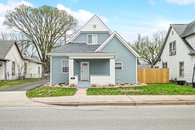 Building Photo - 1019 Central Ave