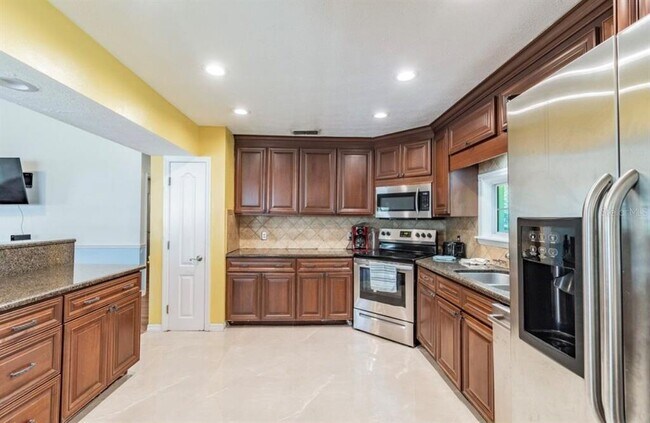 Foto del edificio - 5706 Glen Harwell Rd