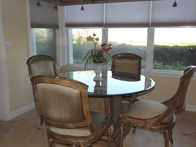 Building Photo - *WONDERFUL UPGRADED, FURNISHED CONDO/GOLF ...