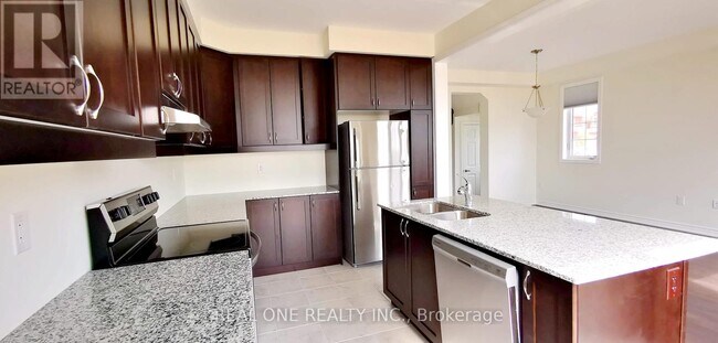 Building Photo - 23 Broden Cres