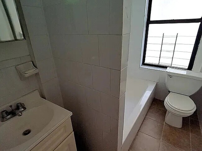 Foto del edificio - 500 West 213rd Street