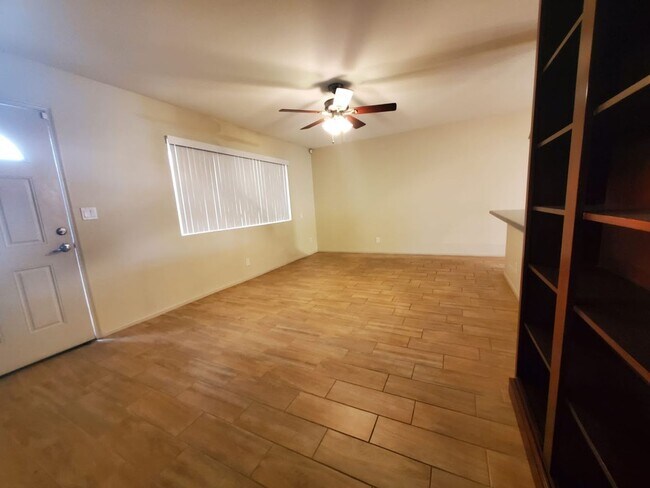 Building Photo - Charming 2 bedroom close to ASU!!!  Pool, ...