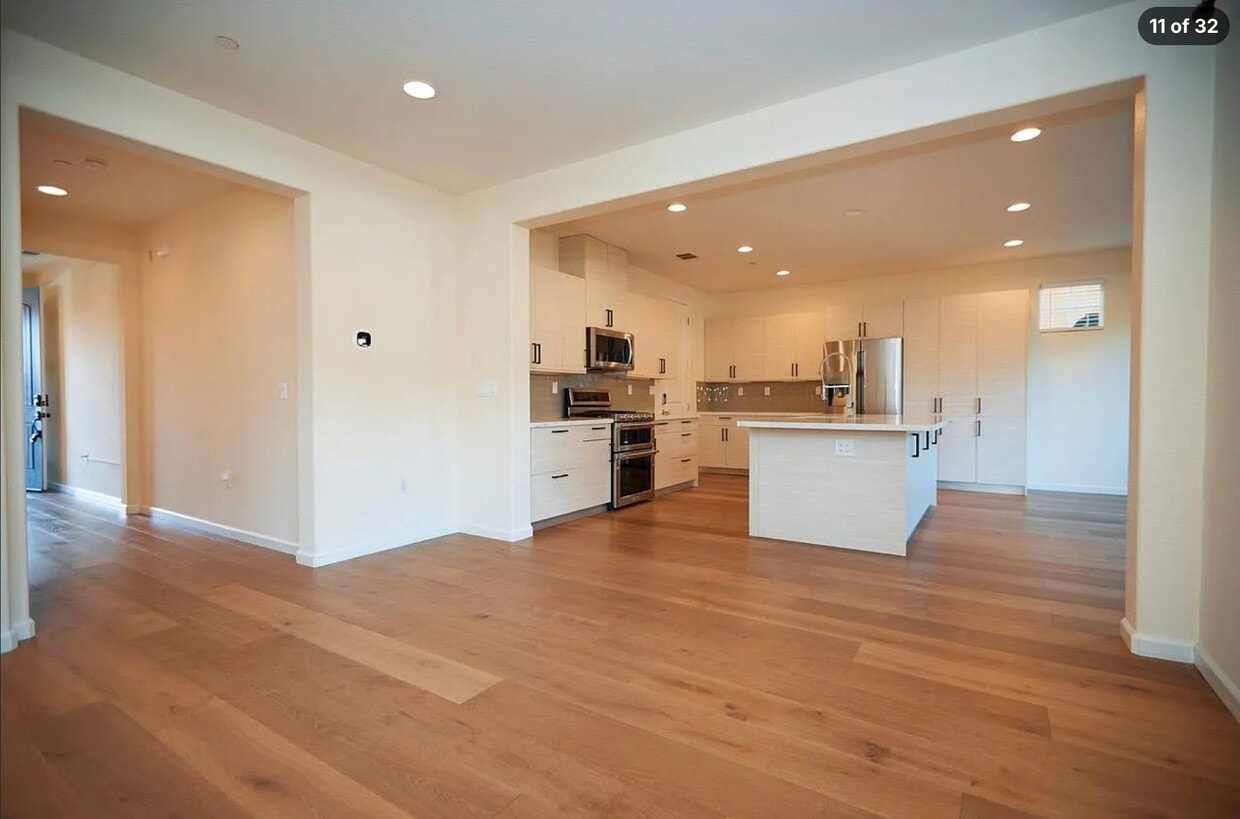 Building Photo - 4714 Tina Speciale Dr