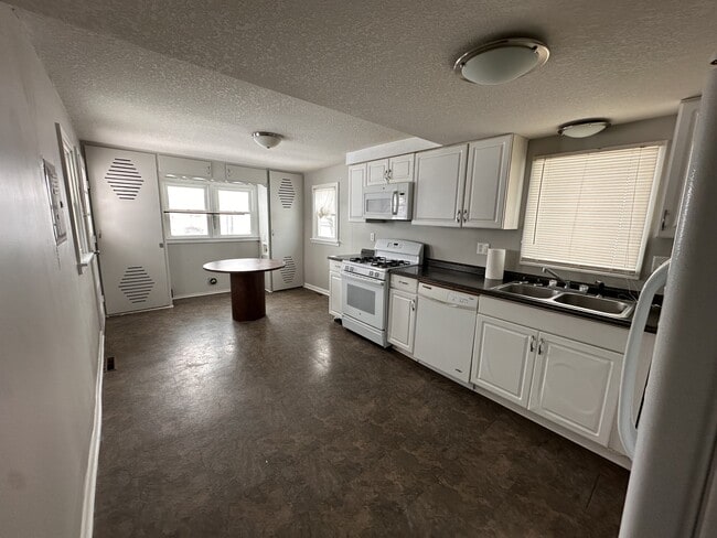 Foto del edificio - 727 N Brandon Ave