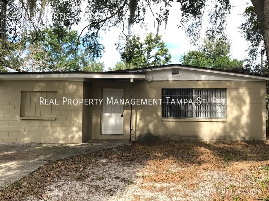 Foto principal - 2410 E Curtis St