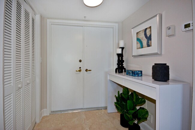 Building Photo - 5200 N Ocean Dr