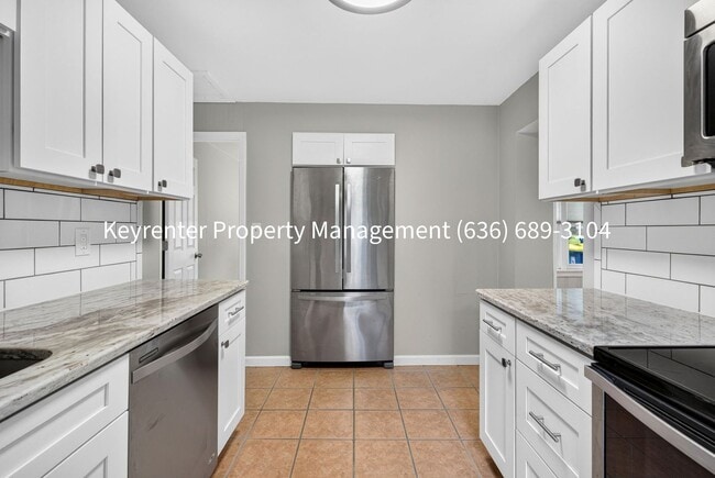 Building Photo - Fully Renovated 2BR/1BA Home for Rent
