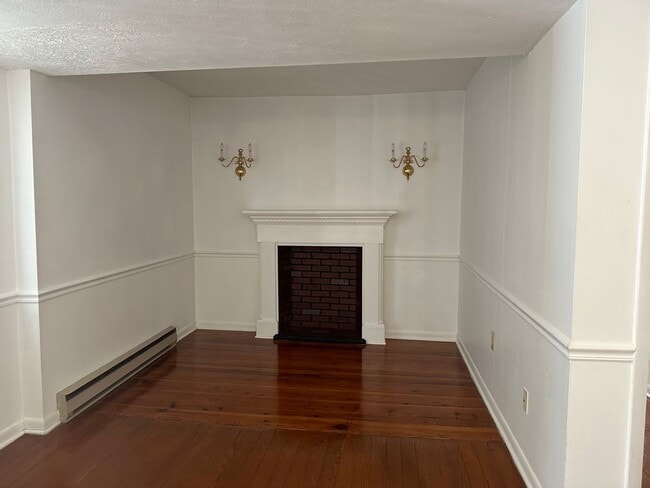 Building Photo - 22 Peyton St