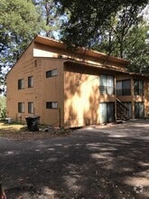 Building Photo - 2885 Par Ln