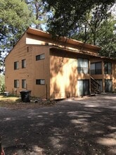 Building Photo - 2885 Par Ln